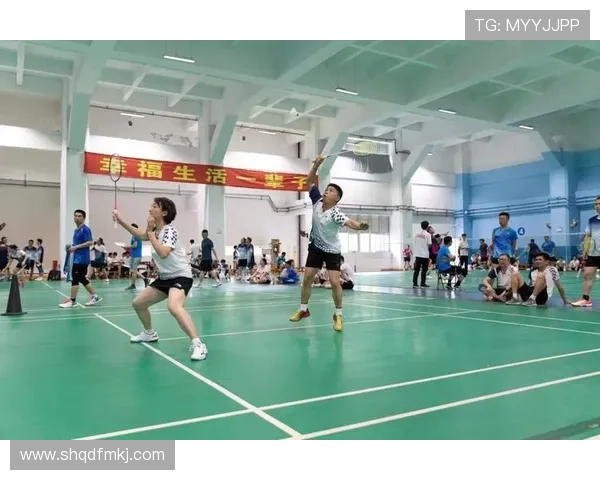 武汉羽毛球队与广州羽毛球队赛后复盘分析力量对比与战术探讨