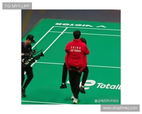 深圳羽毛球队耐力争议引发热议球迷与专家各执己见探讨训练方法与效果 深圳羽毛球队耐力争议引发热议球迷与专家各执己见探讨训练方法与效果