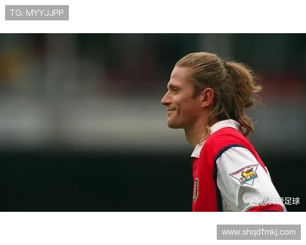 足球明星与蜡像背后的传奇故事与梦想追寻 足球明星与蜡像背后的传奇故事与梦想追寻